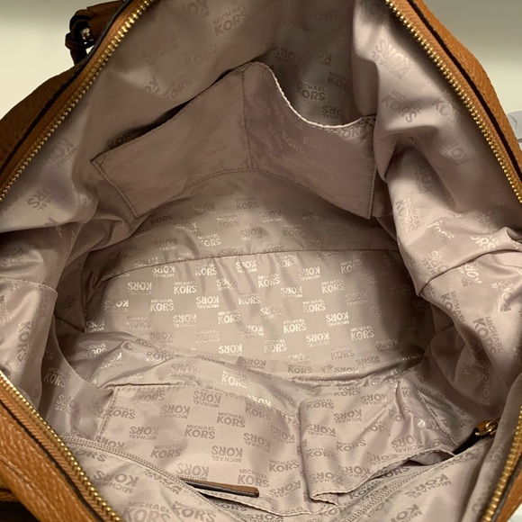 Michael Kors Large Bedford Slouchy Satchel - Picture 5 of 10